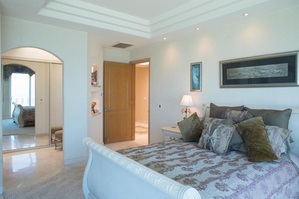 La Mansion Residency Suites Ensenada Ruang foto